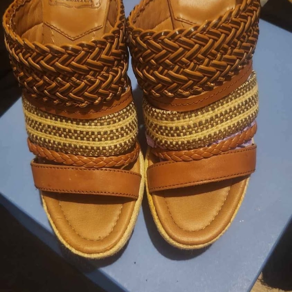 Chic Braided Tan Sandals